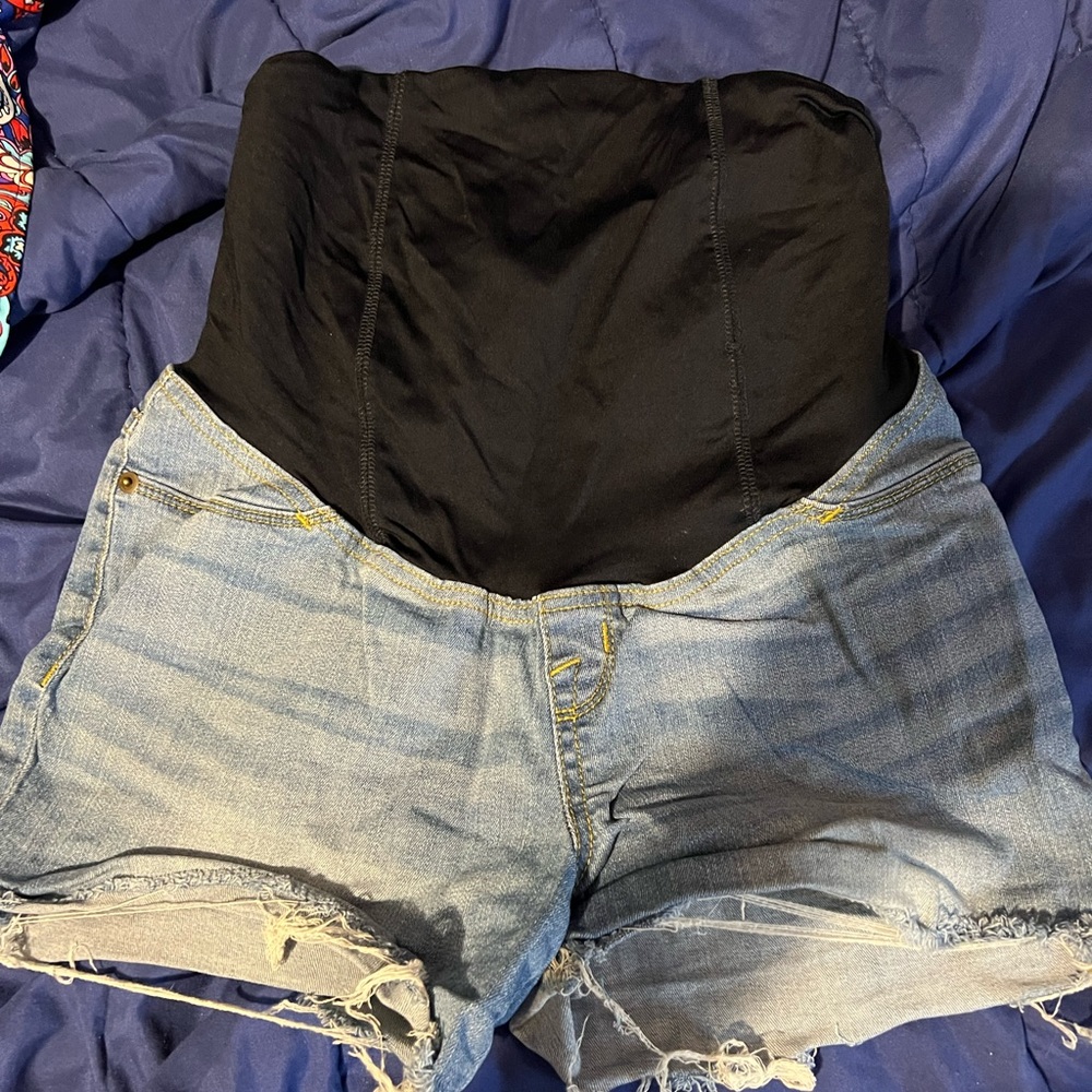 Maternity shorts